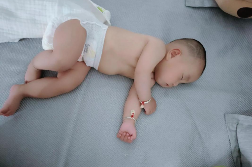 沙河3个月宝宝怎么抱